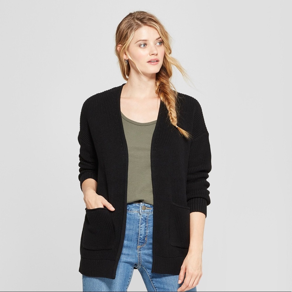 ISO Universal Thread black cardigan